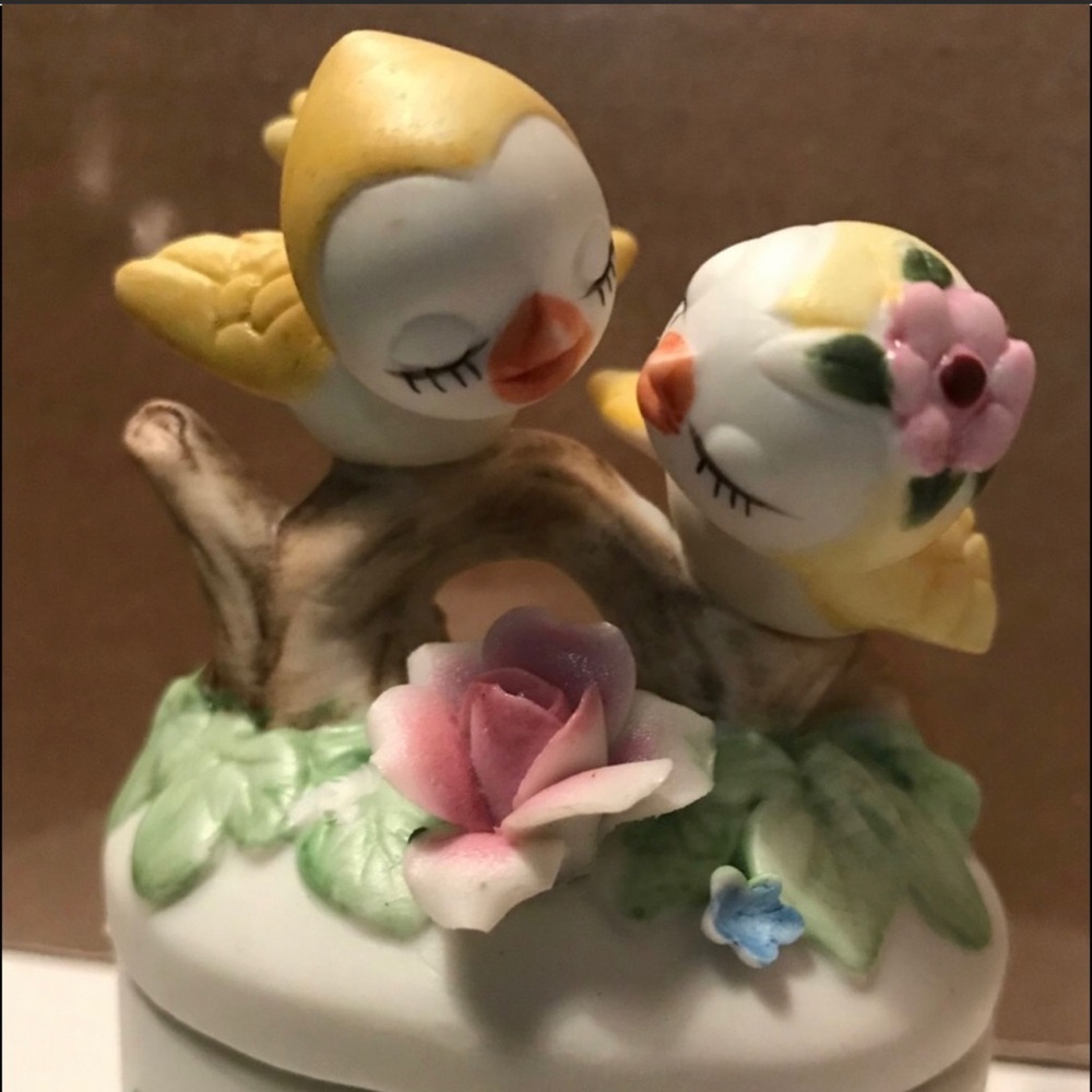 Lefton Birds Covered Yellow Container